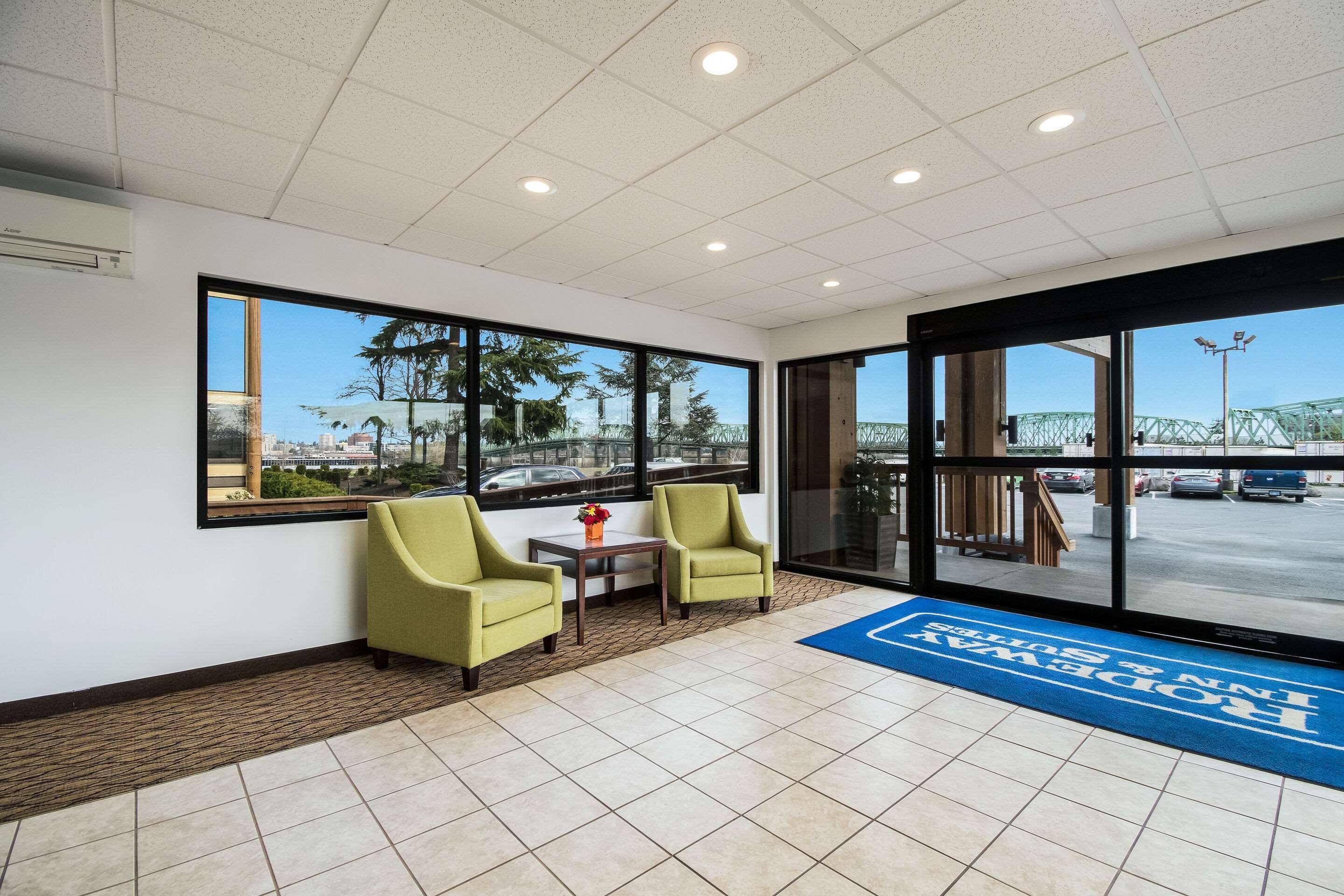 Rodeway Inn & Suites Portland - Jantzen Beach Екстер'єр фото