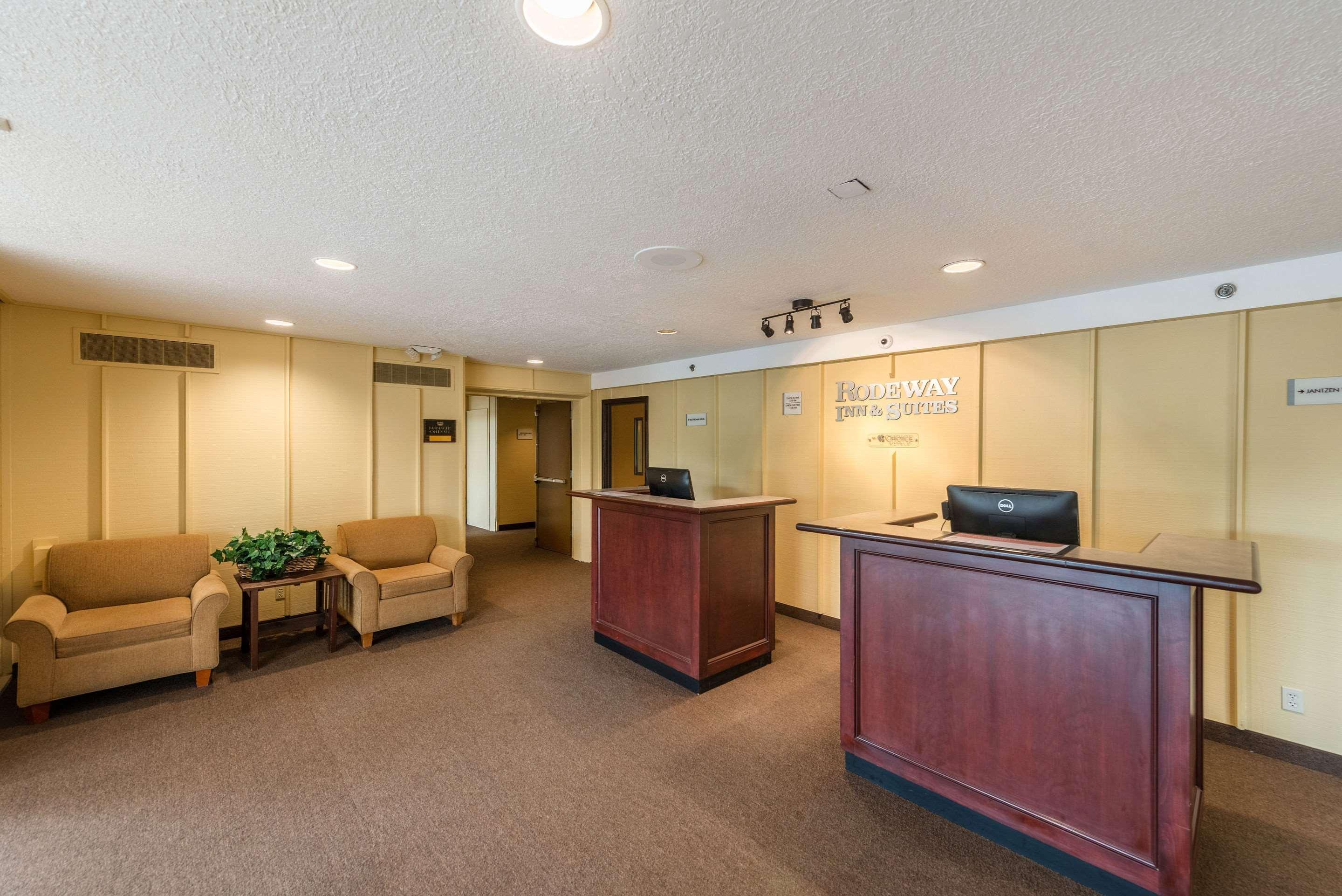 Rodeway Inn & Suites Portland - Jantzen Beach Екстер'єр фото